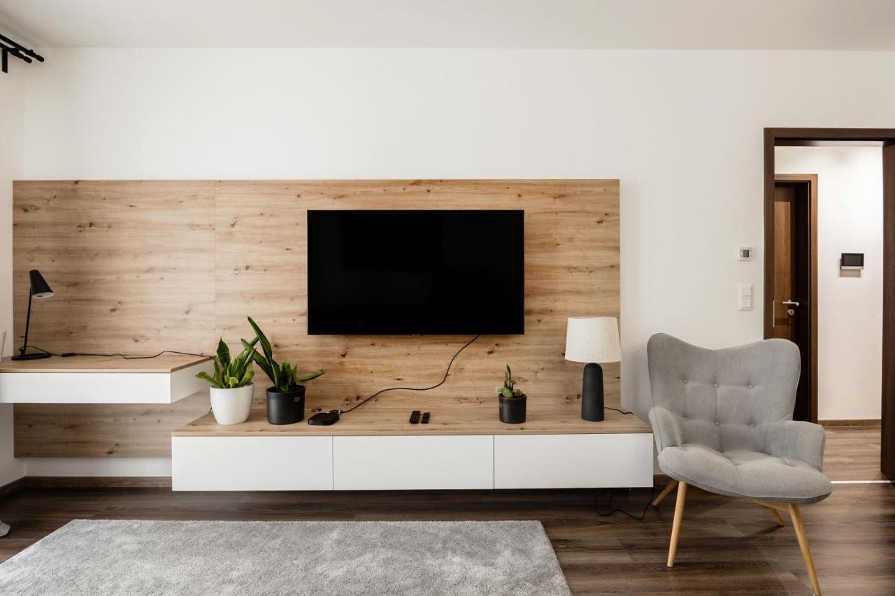 Walnut Tree Apartment — Photos 3